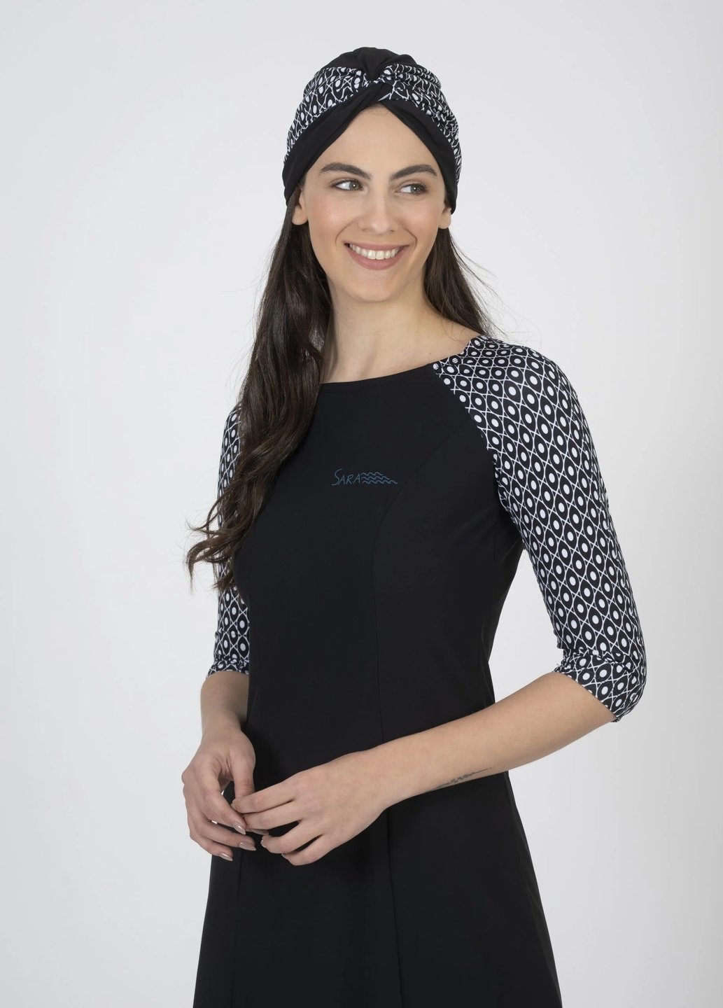טוניקה שרוול ארוך שחור לבן לשחייה וספורט - Image 2